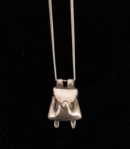 Halsband med hänge, silver, Karin Ferner, Falun_11930a_8dc2696c36a6fc8_lg.jpeg