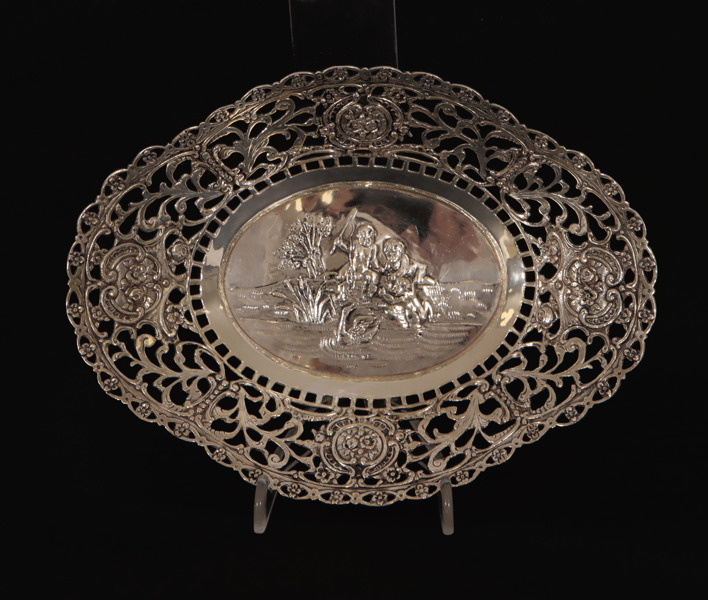 Dekorationsfat i silver, barockstil, 1900-tal