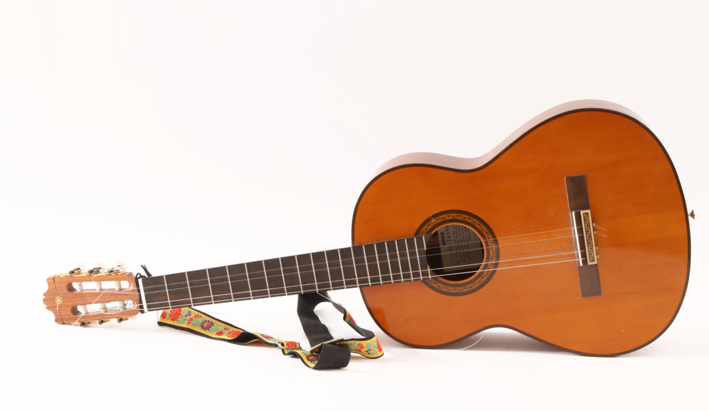 Akustisk gitarr, Yamaha, G-245S II