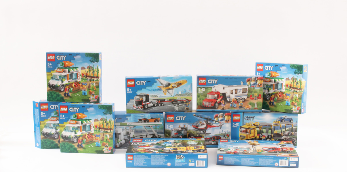 Kartonger med LEGO 11st, City