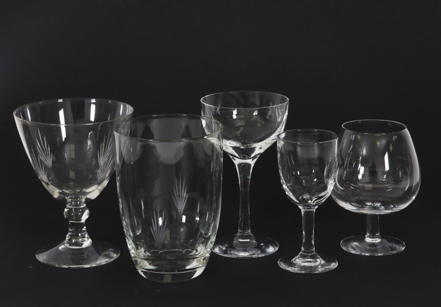 Parti glas, bl.a. "Chateau", Kosta