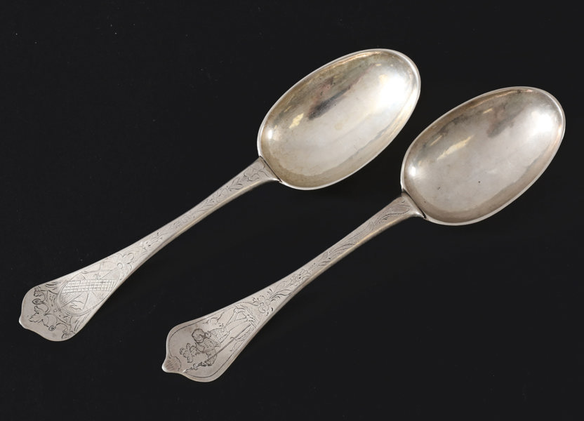 Bröllopsskedar ett par, silver, daterade 1733