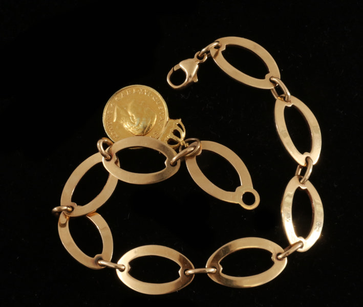 Armband i 18k, med kunglig medalj, Ateljé Borgila, Stockholm