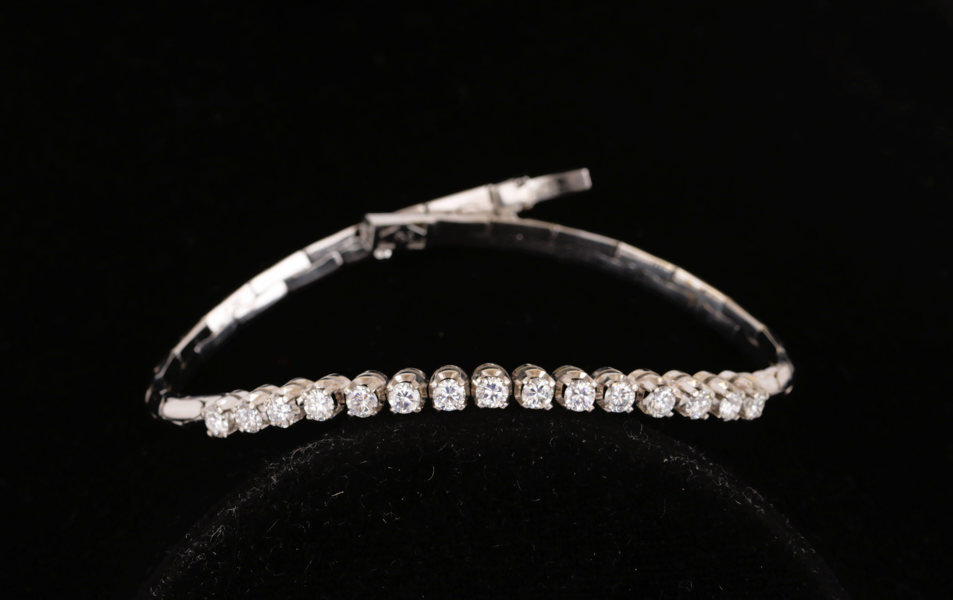 Armband i 18k vitguld