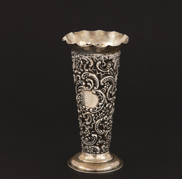 Vas i sterlingsilver, England, daterad 1897