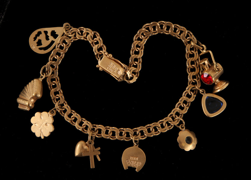 Armband med berlocker, 18k