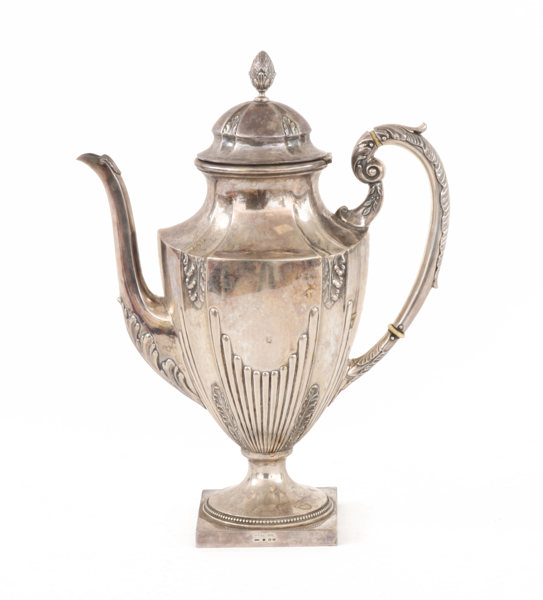 Kaffekanna i silver, gustaviansk stil, C.G.Hallberg, 1927