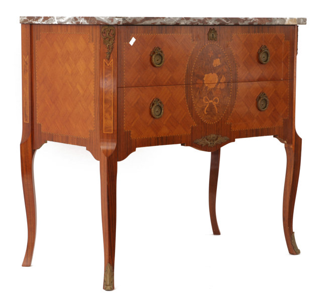 Byrå, gustaviansk stil, 1900-tal