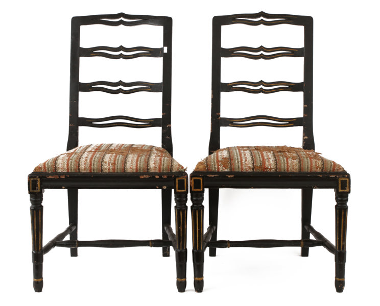 Stolar ett par, sengustavianska, omkring år 1800