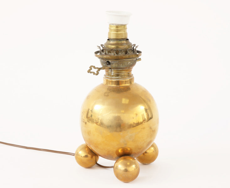 Bordslampa, troligen Gusum, omkring år 1900