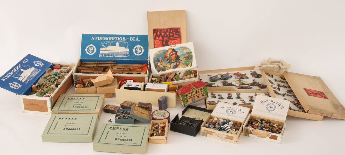 Parti äldre leksaker