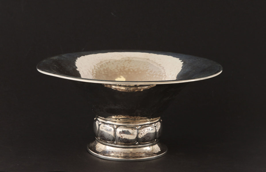 Skål på fot, silver, 1927