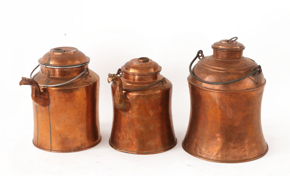 Pipkannor 2st samt midjekruka, 18/1900-tal