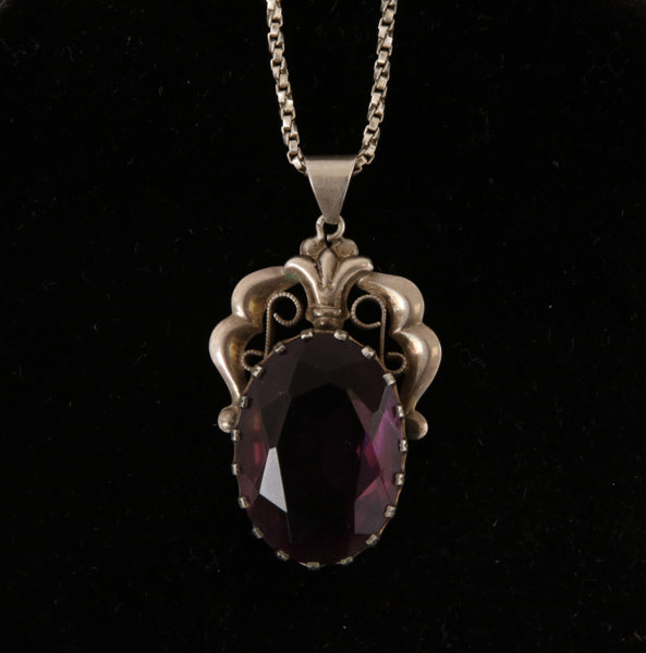 Halsband med hänge, sterlingsilver, Victor Jansson, 1946