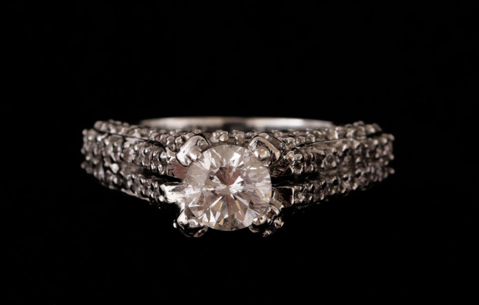 Ring i 14k vitguld