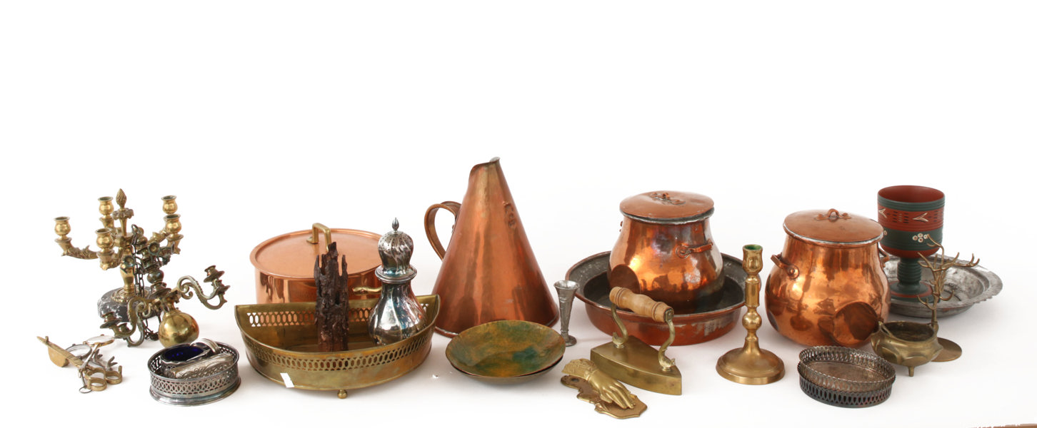 Parti metallföremål