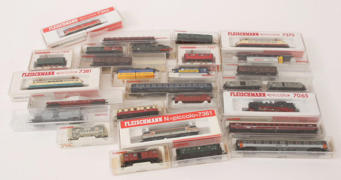 Lok och vagnar 28 delar, Fleischmann, Tyskland