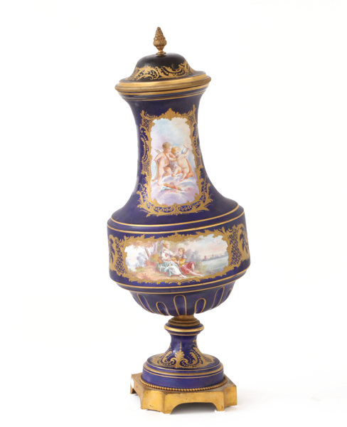 Lockurna, Sevres-liknande stämpel, 18/1900-tal