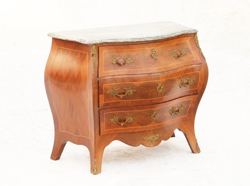 Byrå, rokokostil, 1900-tal