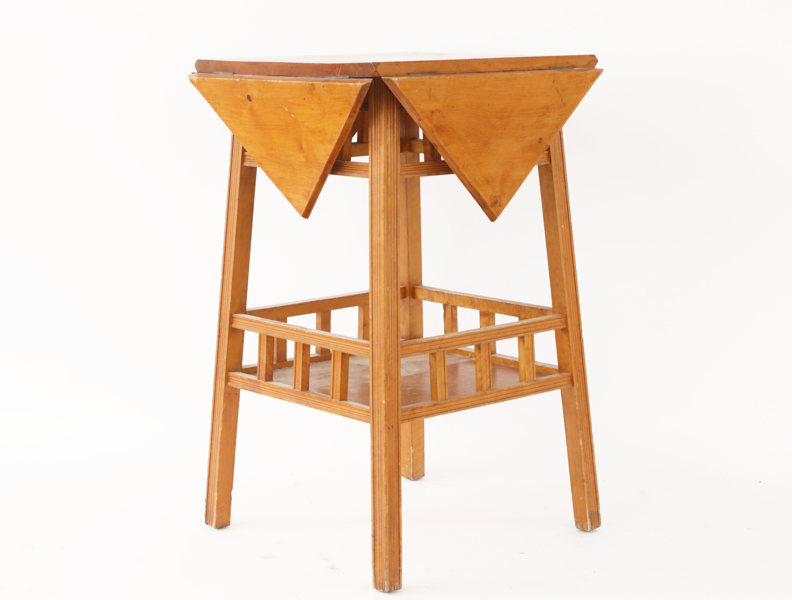 Bord, jugend, 1900-talets början