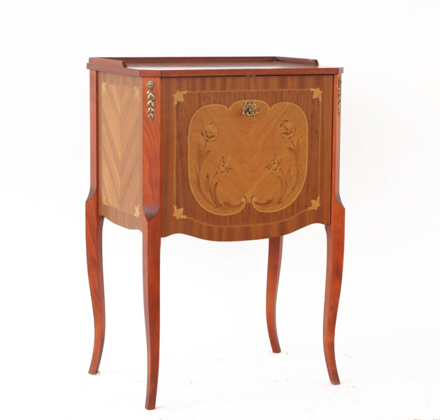 Bestickschatull, Louis XVI stil, 1900-tal