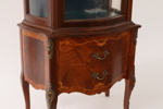 Vitrinskåp, Louis XV stil, 1900-tal