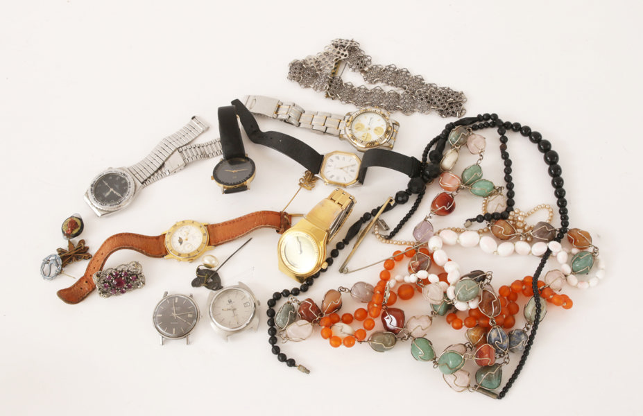 Parti smycken och klockor