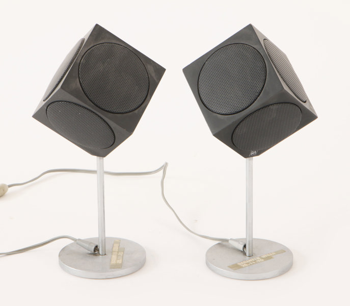 Högtalare ett par, Bang & Olufsen, "Beovox 2500 Cube"