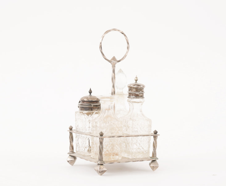 Bordsställ i silver, år 1900