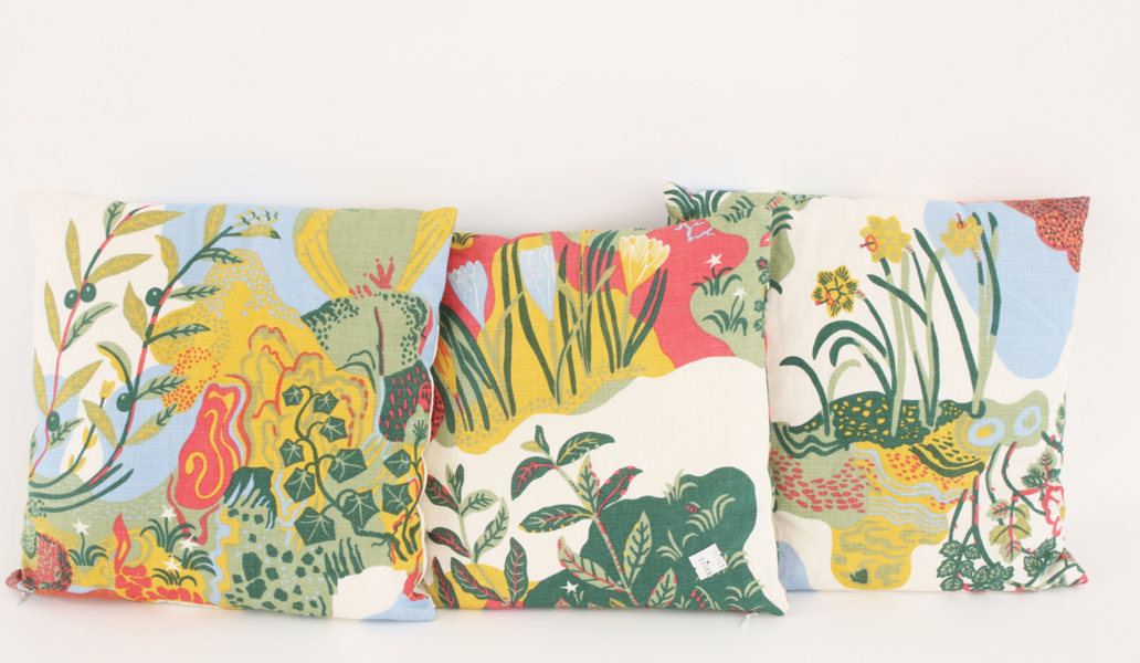 Kuddar 3st, "Anakreon", Josef Frank för firma Svenskt Tenn