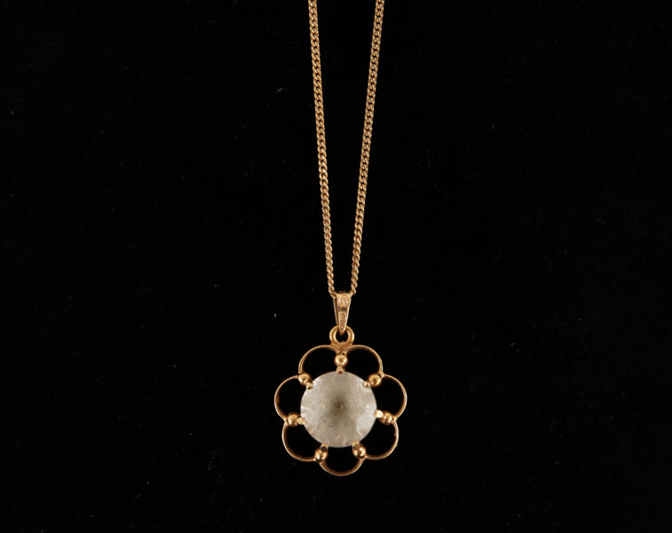 Halsband med hänge, 18k
