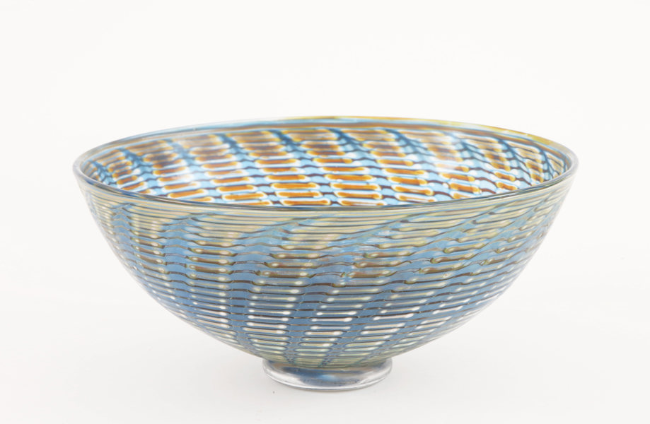 Skål på fot, Bertil Vallien för Kosta Boda