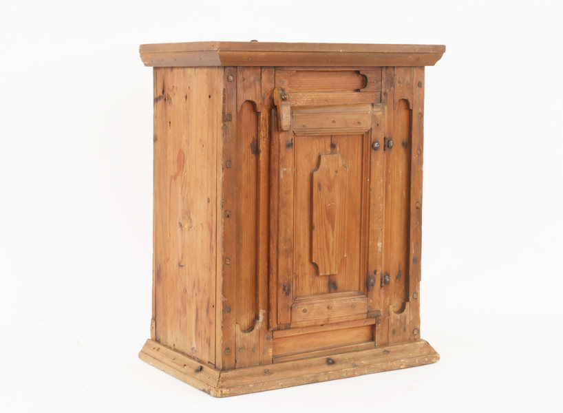 Väggskåp, allmoge, 1700-tal