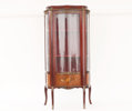 Vitrinskåp, gustaviansk stil, 1900-tal