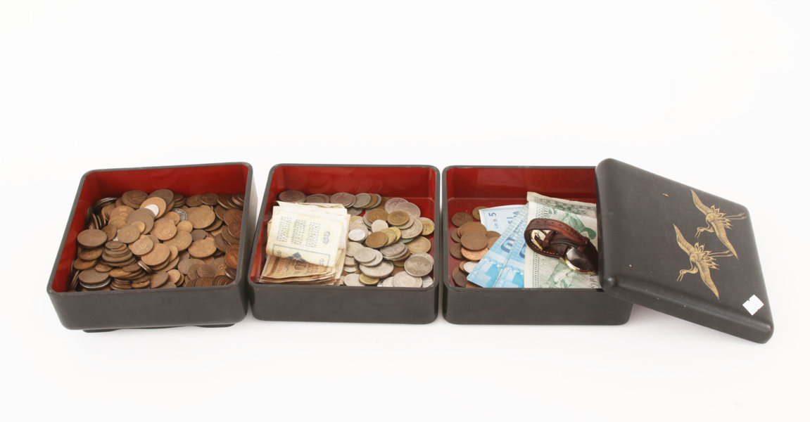 Parti äldre mynt och sedlar