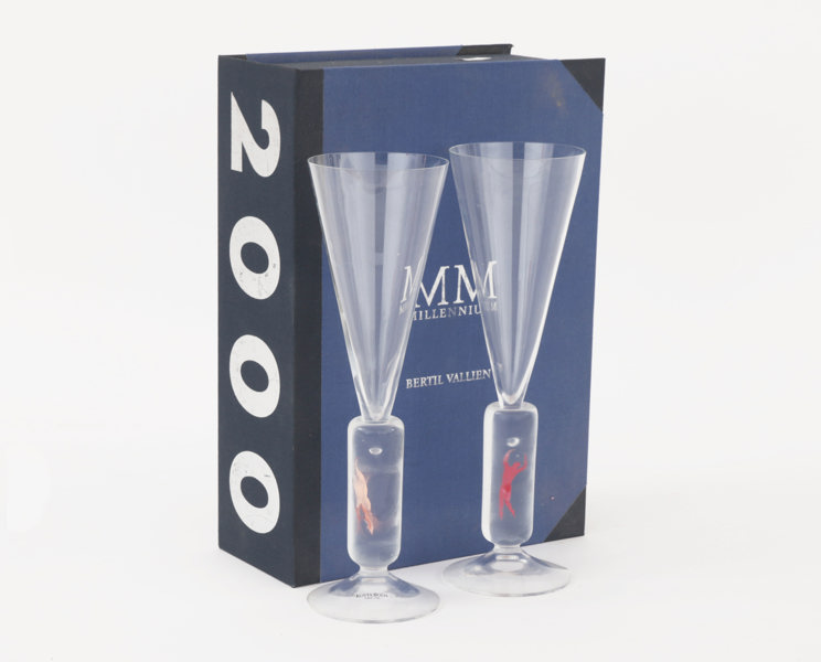 Champagneglas ett par, "Millenium", Bertil Vallien för Kosta Boda
