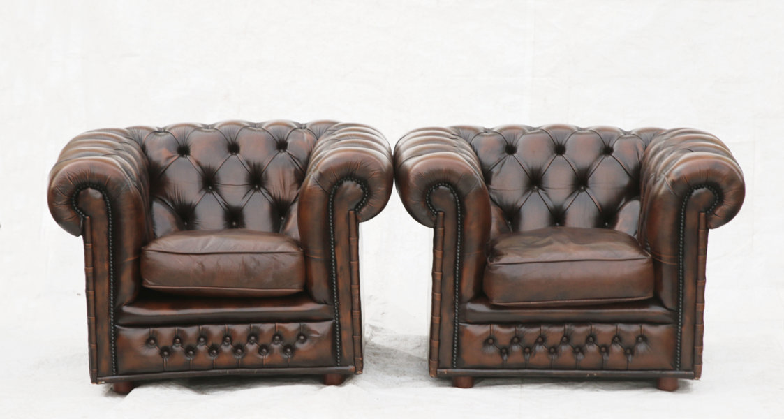 Fåtöljer ett par, Chesterfieldmodell, 1900-talets senare del