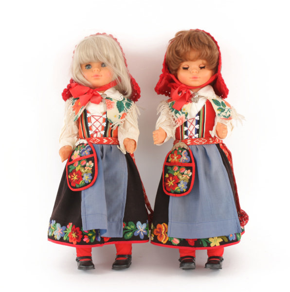 Dockor 2st, iklädda Dala-Floda dräkter