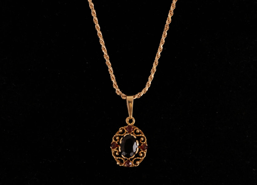 Halsband med hänge, 18k