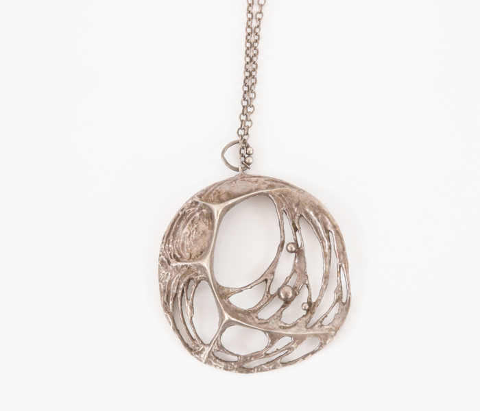 Halsband med hänge, silver, Karl Laine, Finland