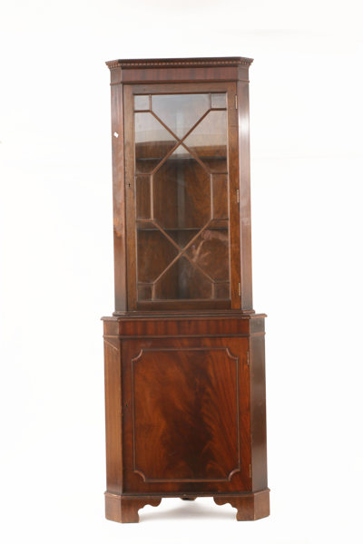 Golvhörnskåp, 1900-talets andra hälft