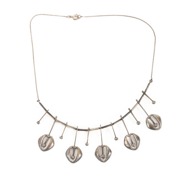 Halsband i silver, 1900-talets andra hälft