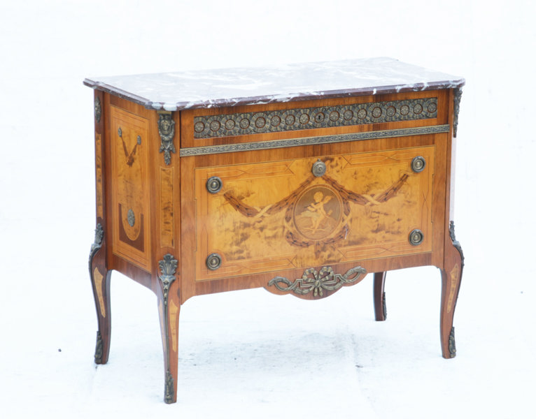 Byrå, gustaviansk stil, 1900-tal