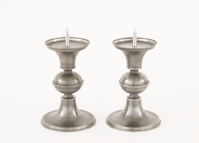 Ljusstakar ett par, "Saturnus", Schreuder & Olsson, Stockholm, 2001