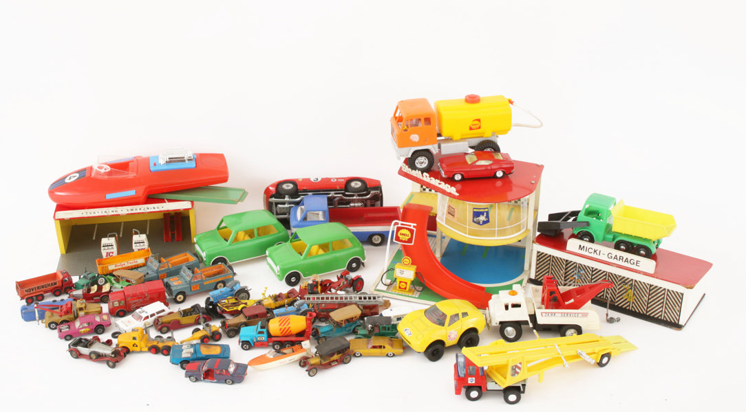 Parti äldre leksaker