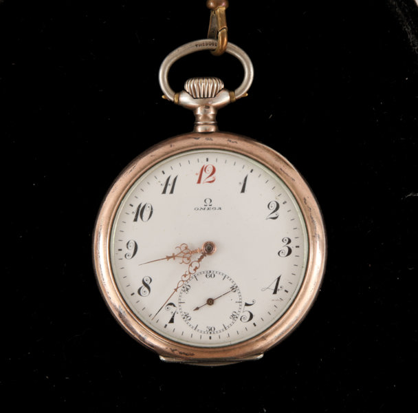 Fickur i silver, Omega