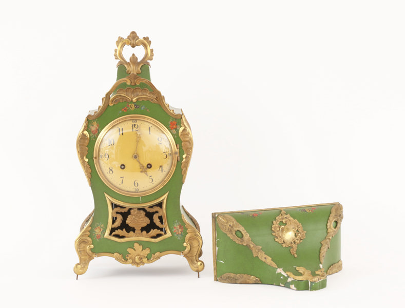 Konsollur med hylla, rokokostil, 1900-tal