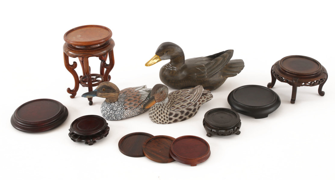 Parti ställ och skulpturer