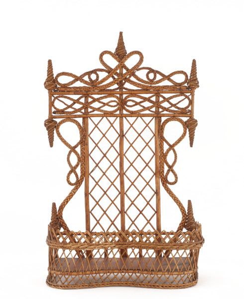 Vägghylla, omkring år 1900