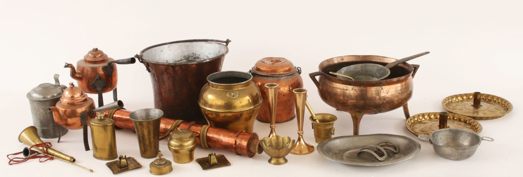 Parti metallföremål